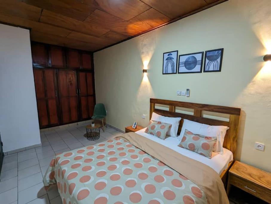 Appartement Meuble Yaoundé Exteriör bild